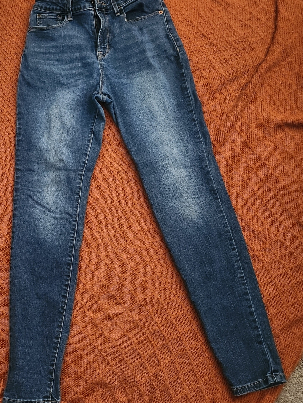 No Boundaries Women's Skinny Jeans - Dark Blue Wash